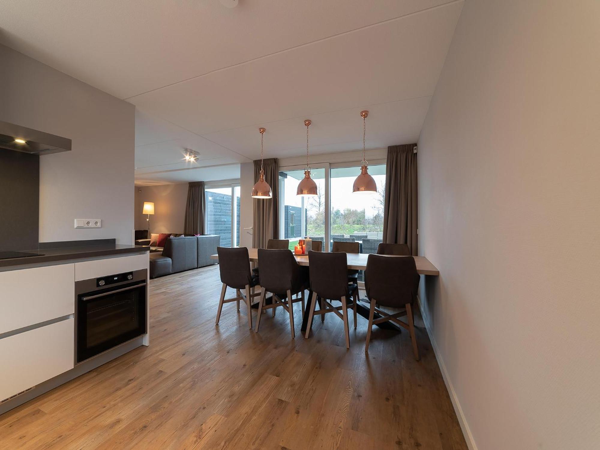 Vakantiehuis Lovely With A Luxurious Outdoor Sauna