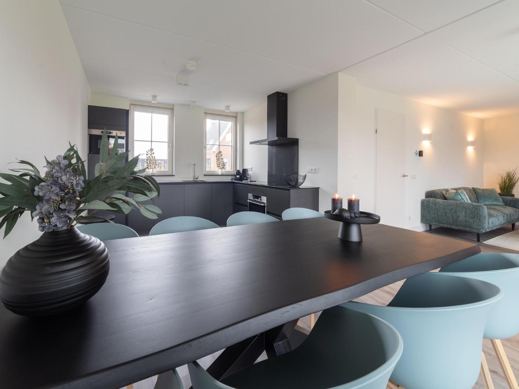 Vakantiehuis Lovely With A Luxurious Outdoor Sauna
