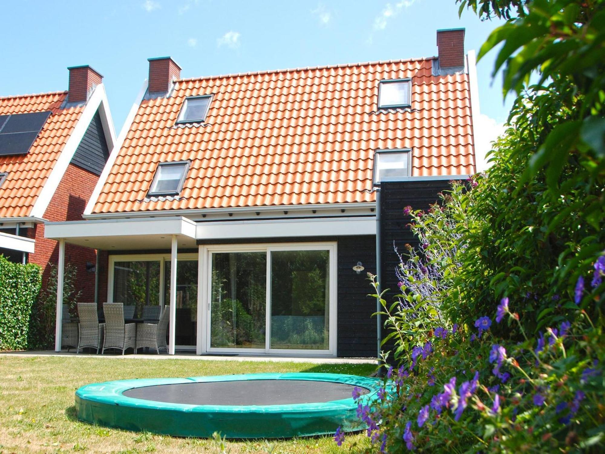 Lovely With A Luxurious Outdoor Sauna Colijnsplaat